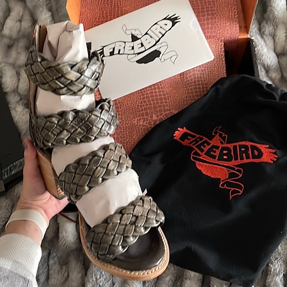 Size 11 Free Bird Sandals